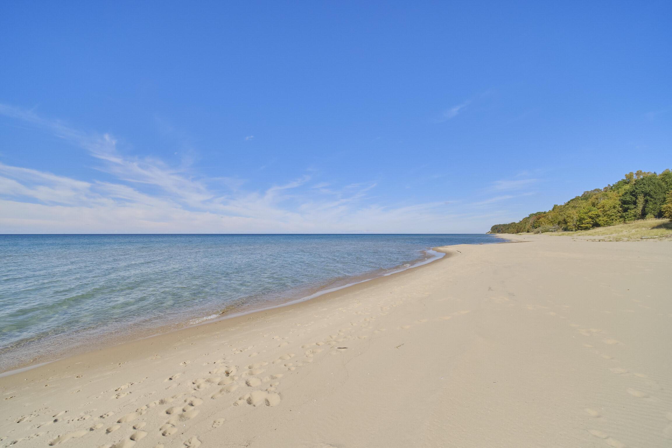 Image 4: 12838_Lakeview_Rd-27