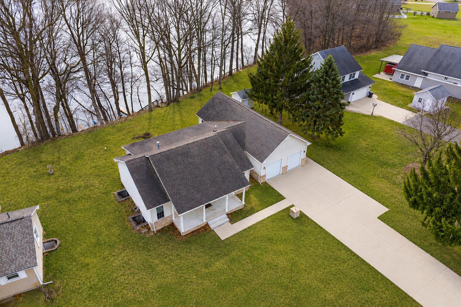 Image 1: 3220 Fairhaven