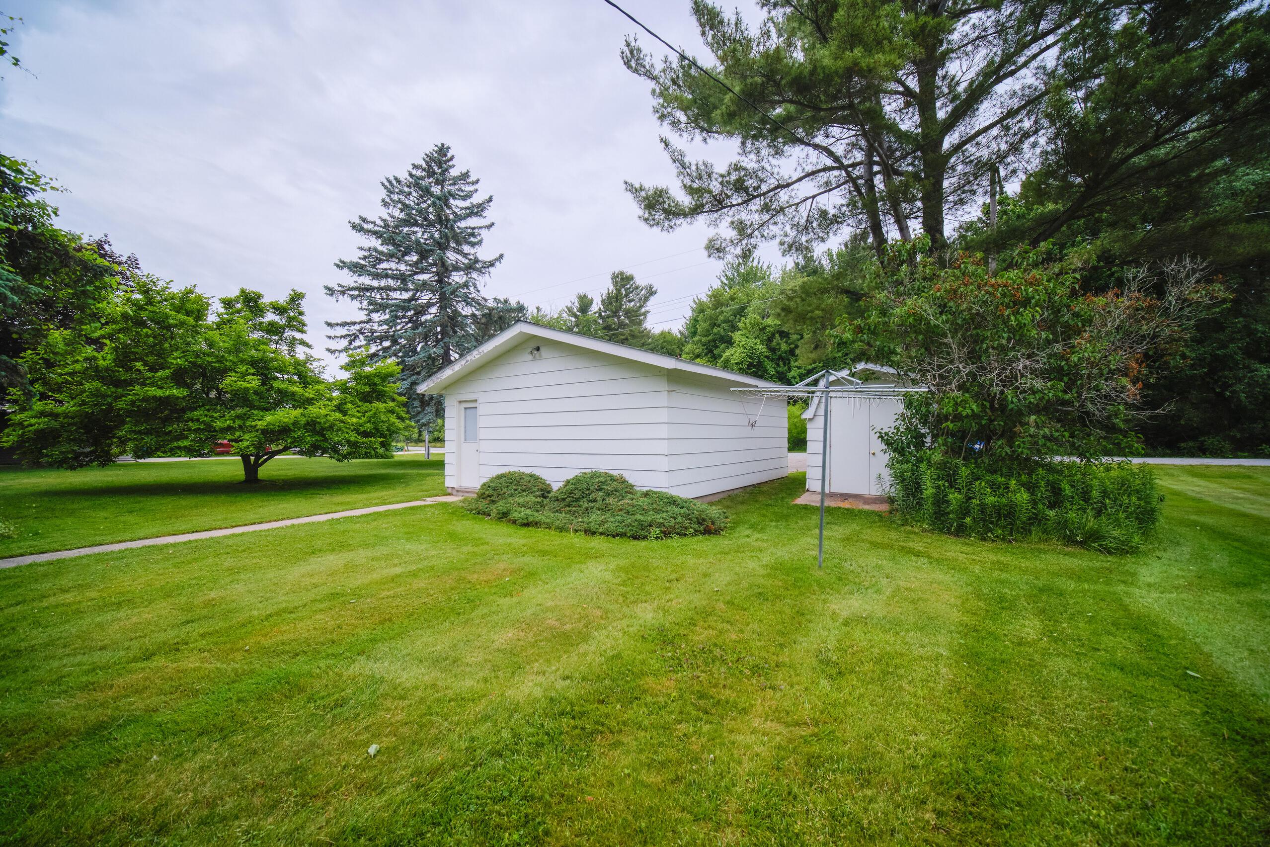 Image 3: 7423_Bair_Ave-14