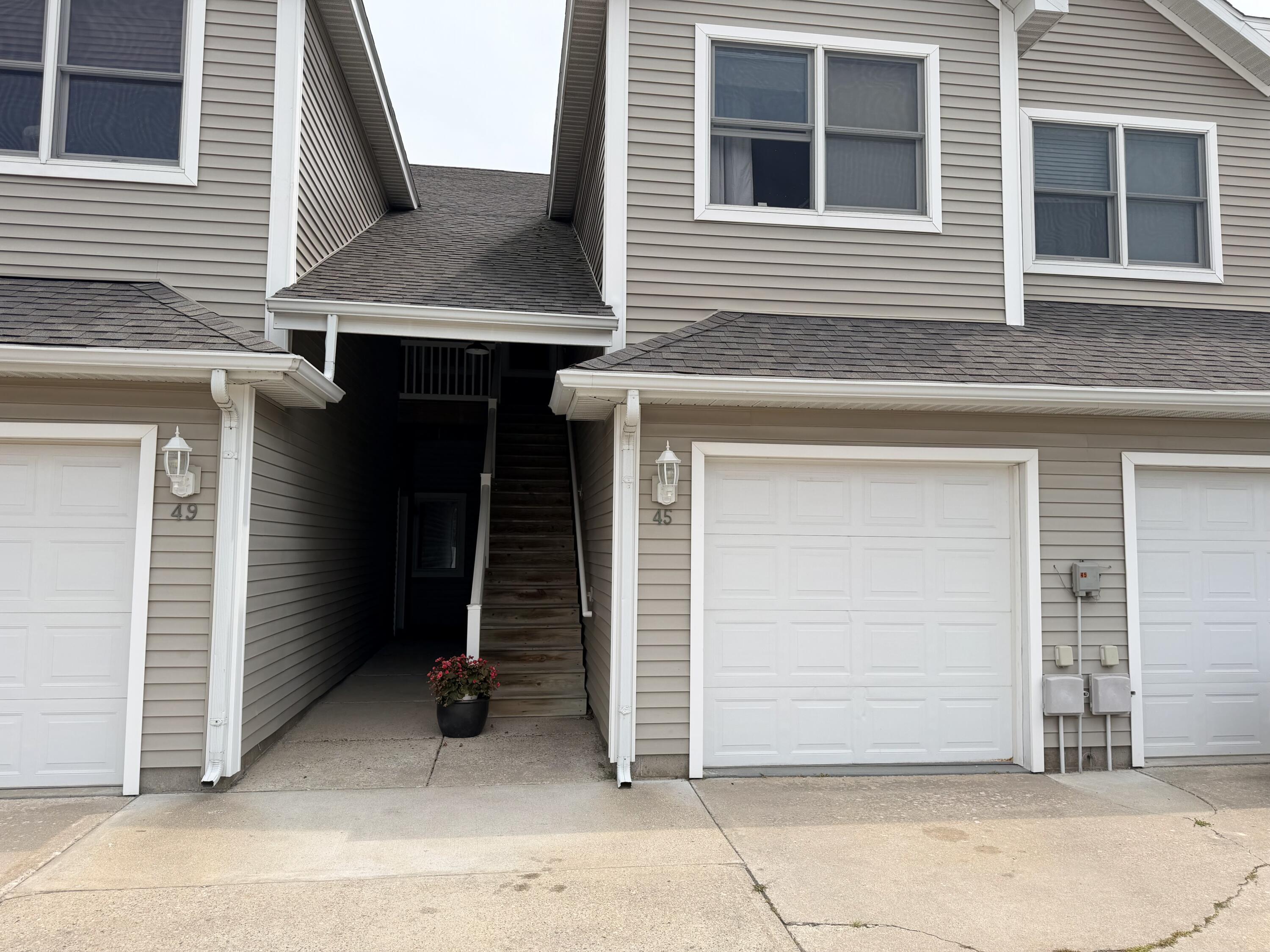 Image 2: Garage & Private Entry