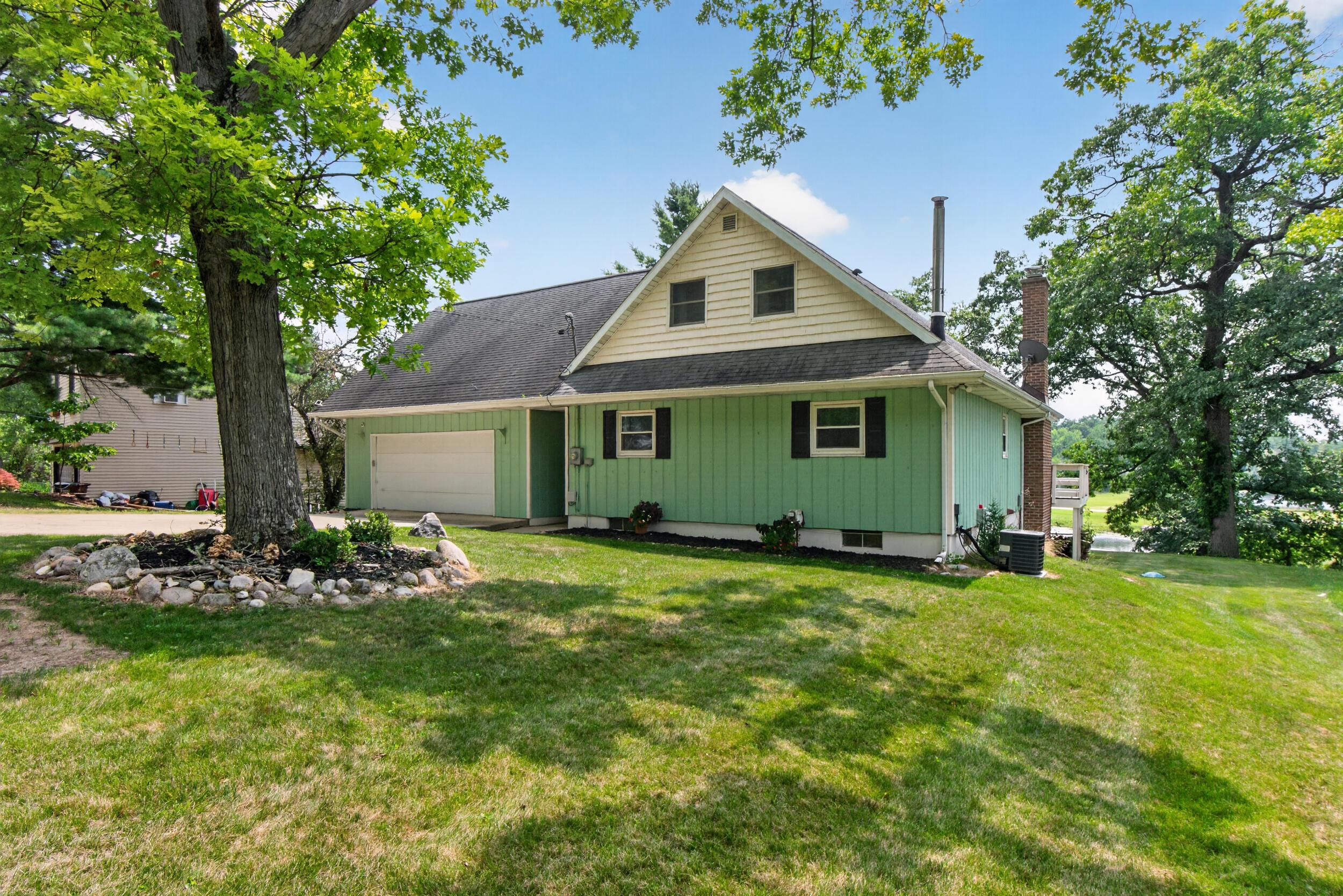 Image 3: 539 Fox Lake Trail, Horton, MI 49246