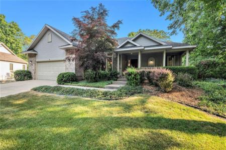 556 North Shore