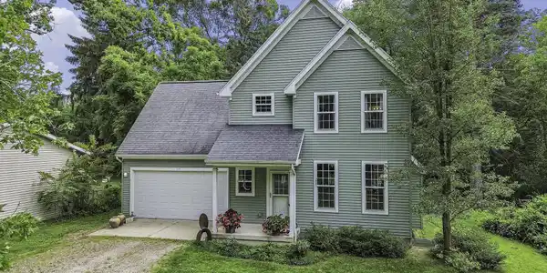115 W Lincoln Street