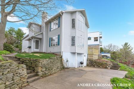 567 Breezy Bluff Street