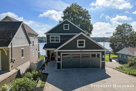 8558 Brower Lake Drive NE