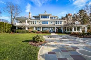 338 N Lakeshore Drive