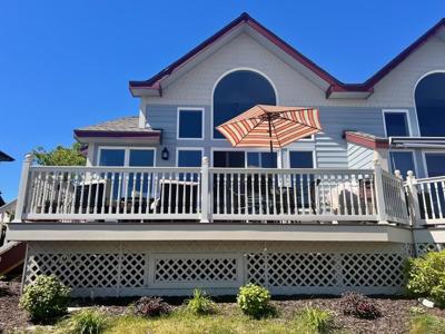 297 Lakeshore Drive