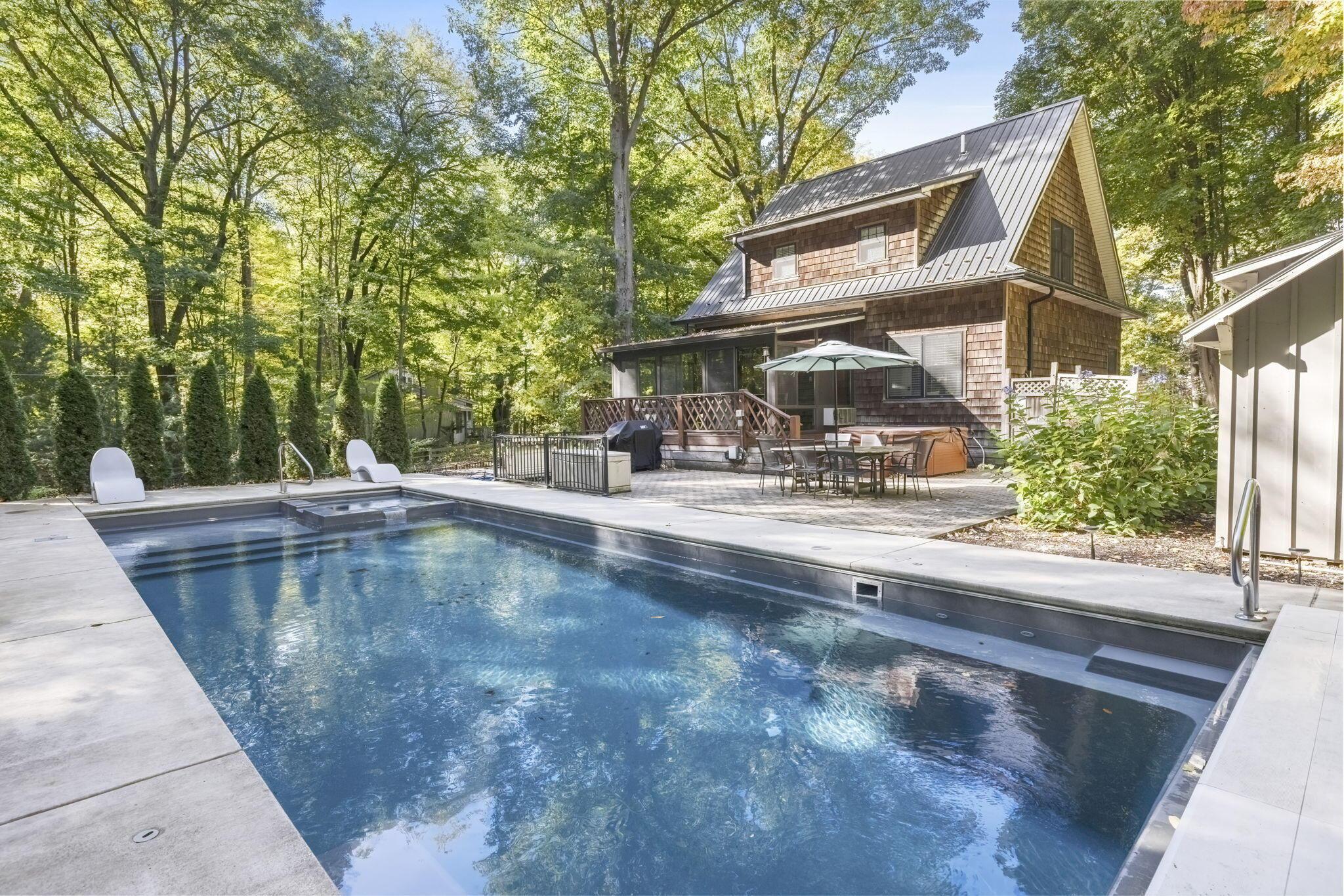 Image 2: 39-web-or-mls-AH6A2102DN