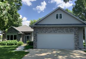 541 Shady Oaks Dr