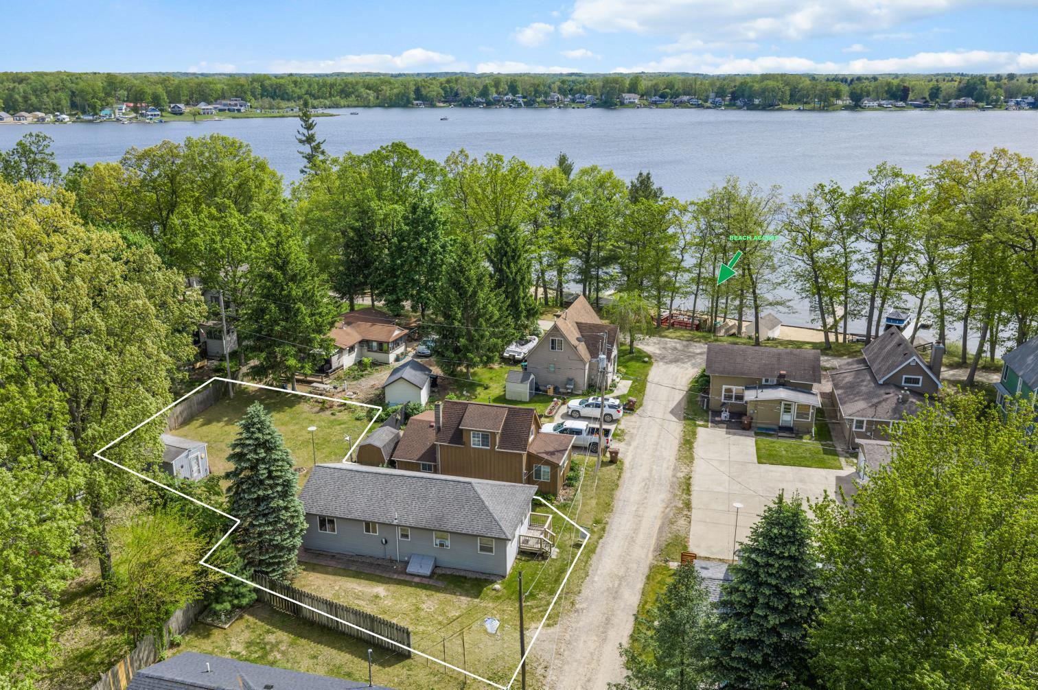 Image 2: 8710 Orleans outline