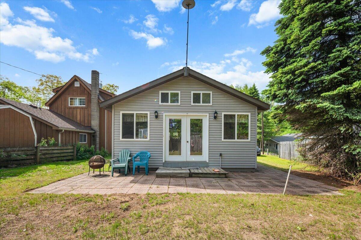 Image 3: 027-EXTERIOR 04