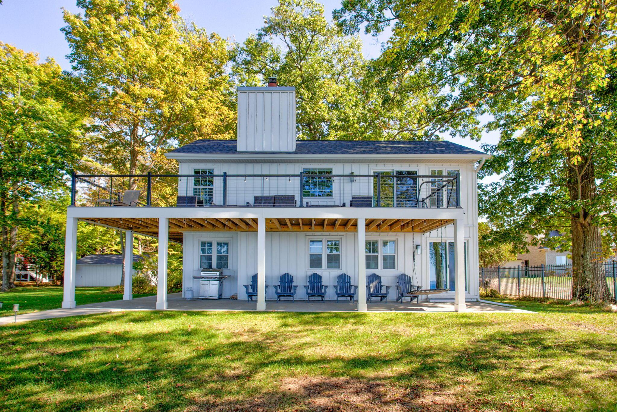 Image 3: 4-web-or-mls-1722-lake-michigan-dr