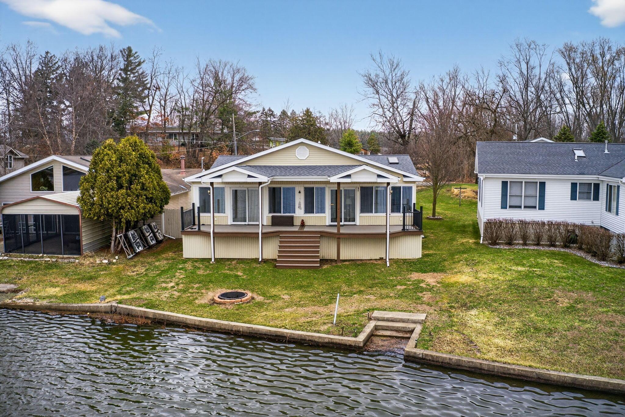 Image 3: 3741 N Blackstone Ave-39