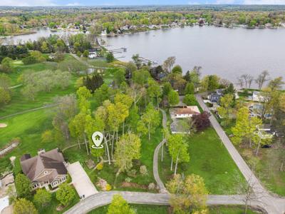 4862 Knoll Court