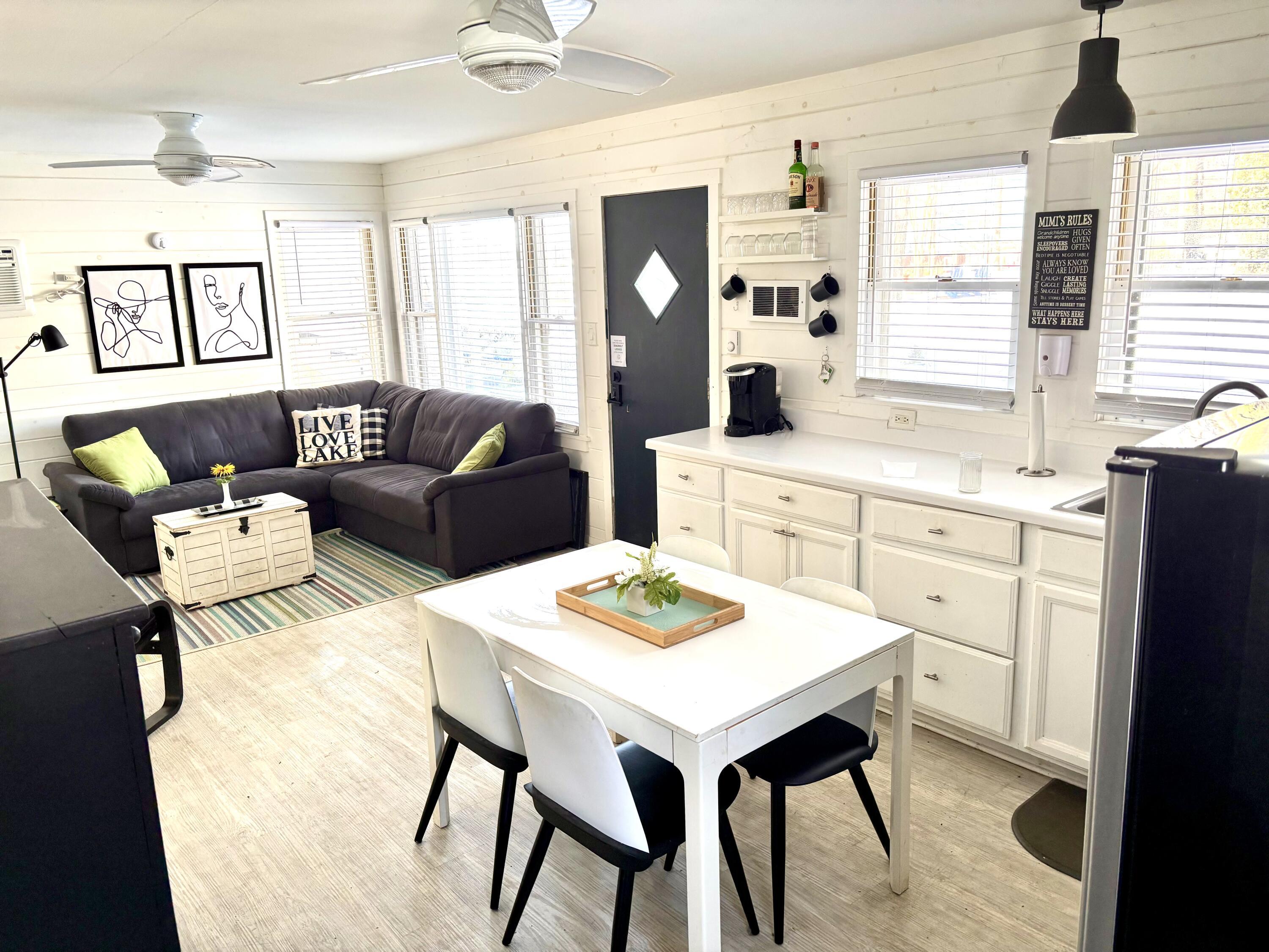 Image 4: Living Dining 1