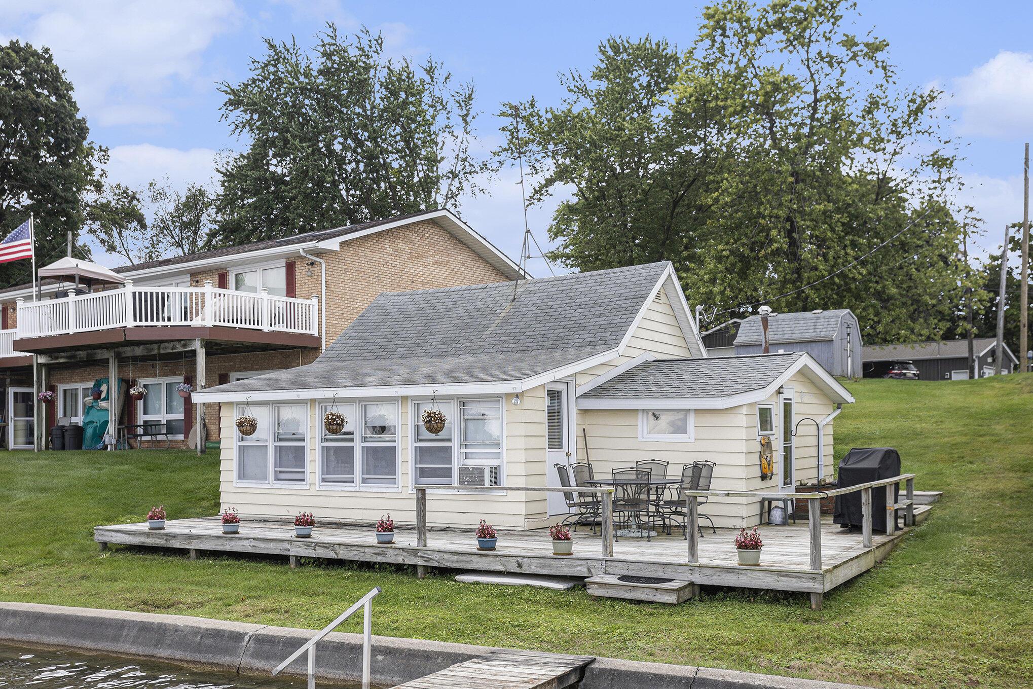 Image 3: Lakeside View of Home