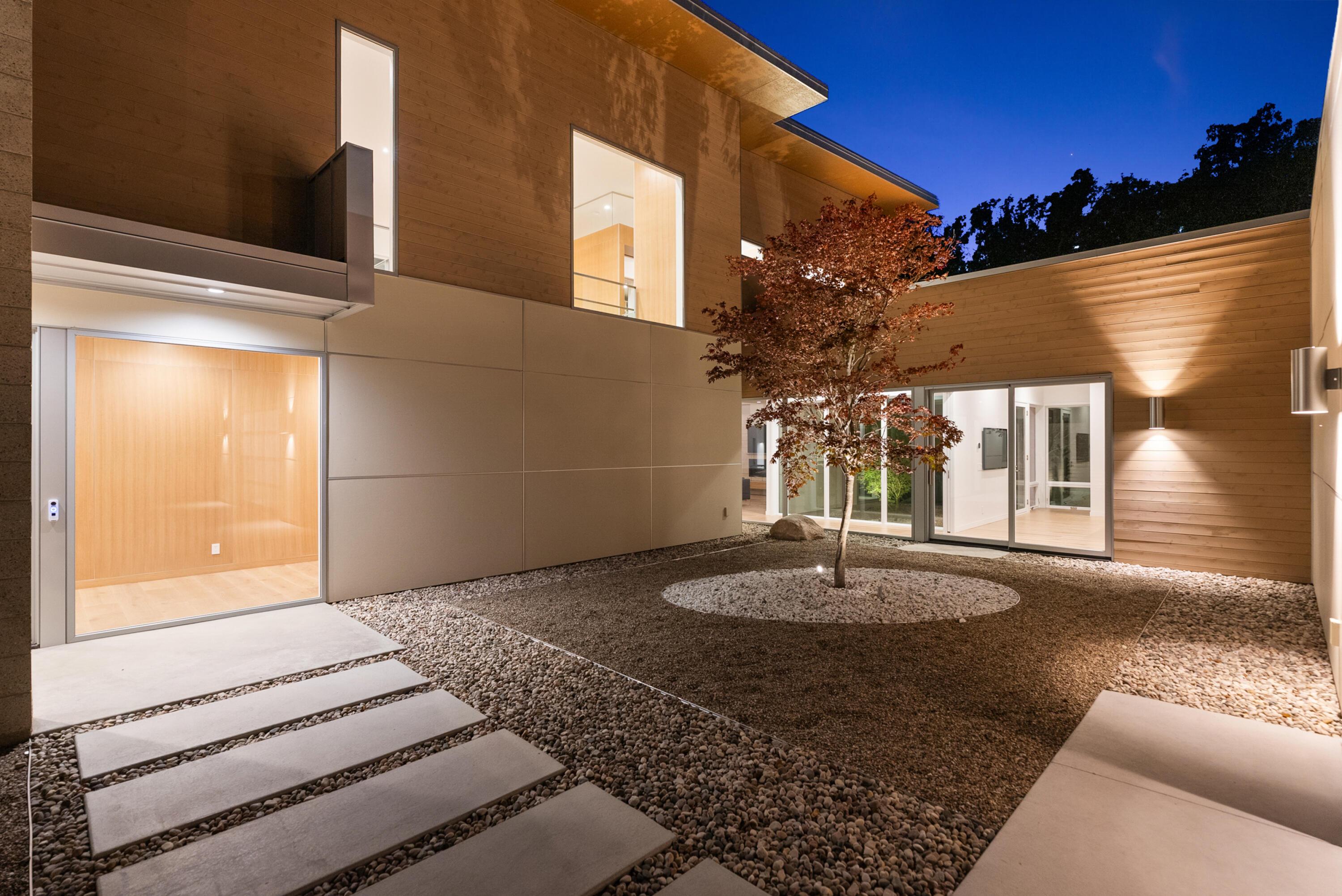 Image 4: 602 Lawn Ave-5