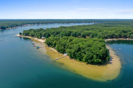 10904 S Minising Court