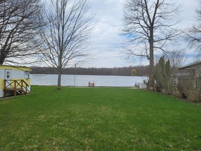 V/L 10 E Peterson Drive