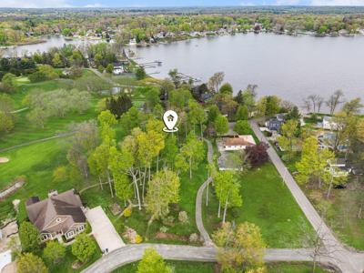 4874 Knoll Court