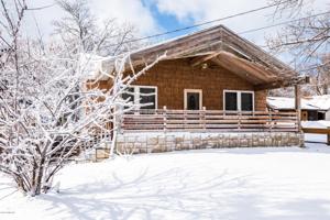 2500 Lakeshore Drive