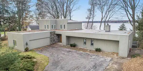 5096 South Shore Drive