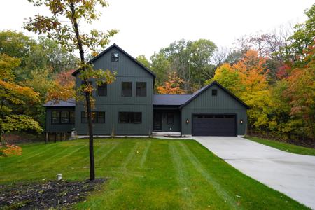 6629 Lakeshore Drive