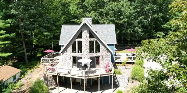 Image 2: 2,164 sq ft home!