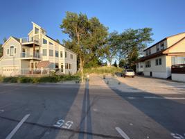 34 Lake Shore Dr