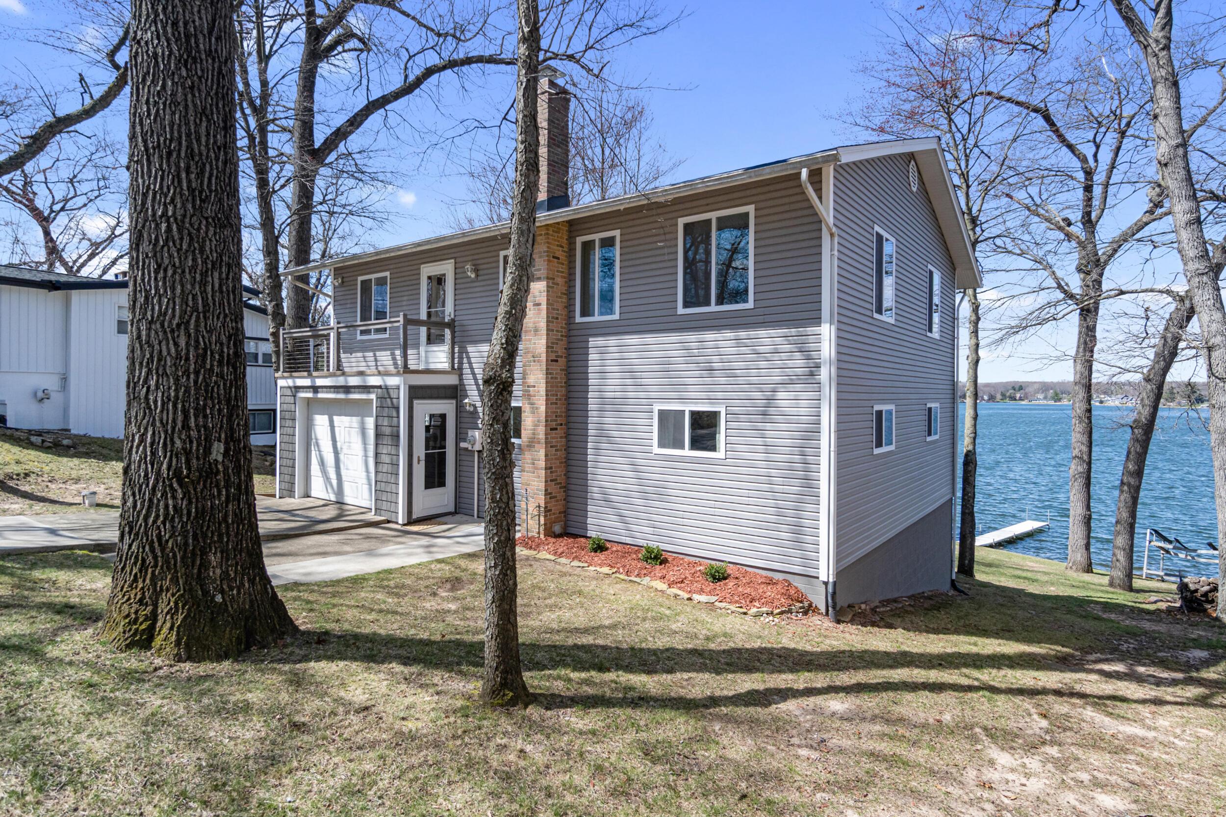 Image 2: 6_11672 bradley dr jerome mi - 00070