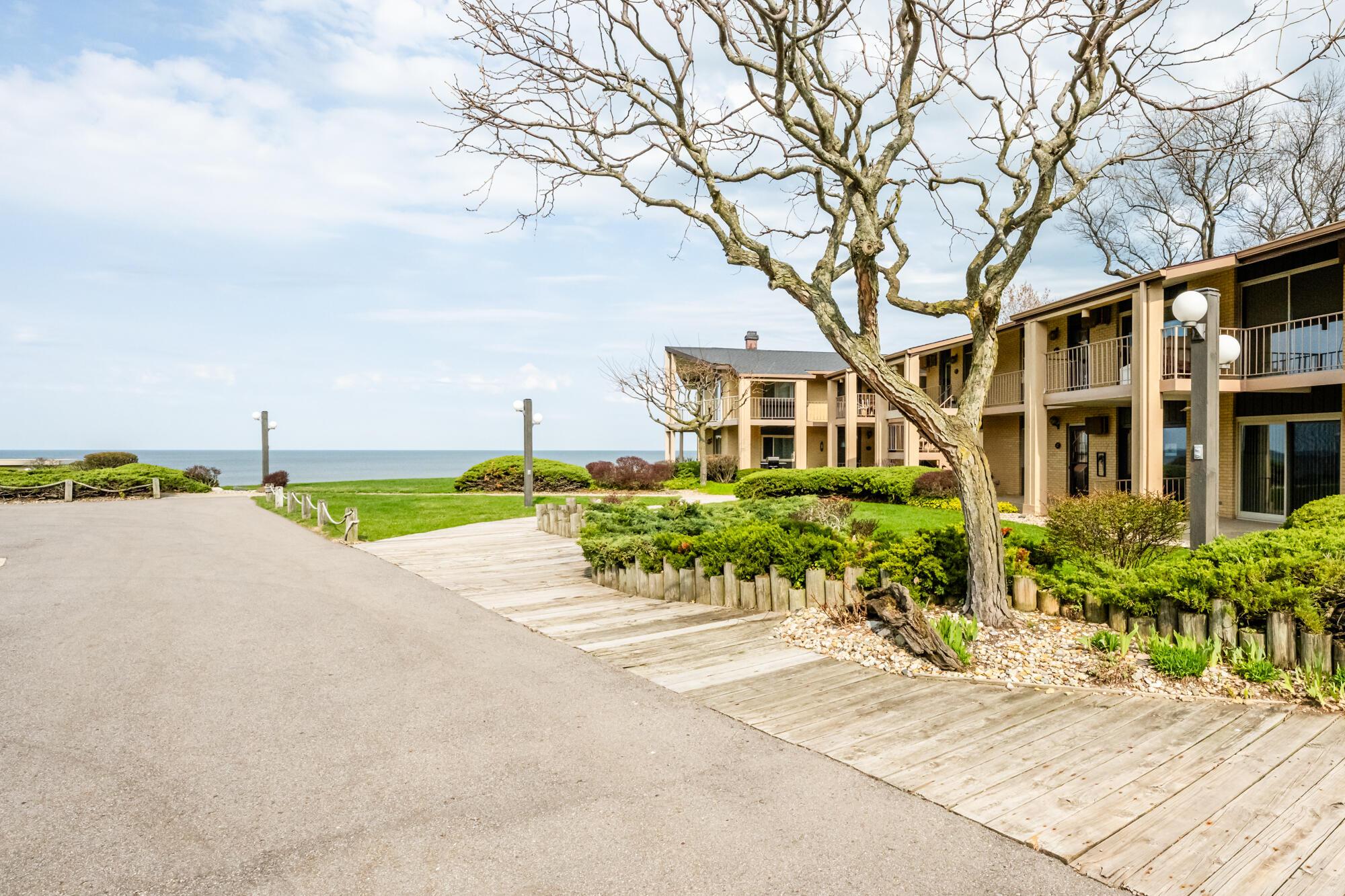 Image 2: Surfside-110