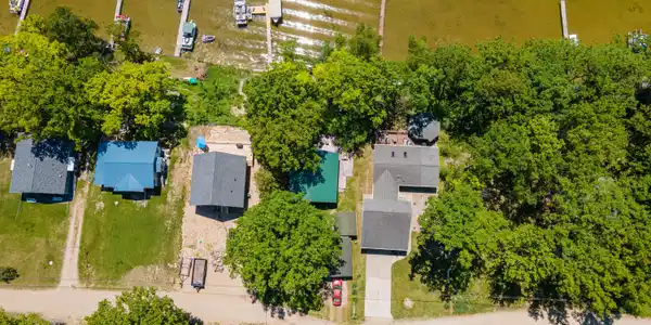 10073 Lakeshore Drive