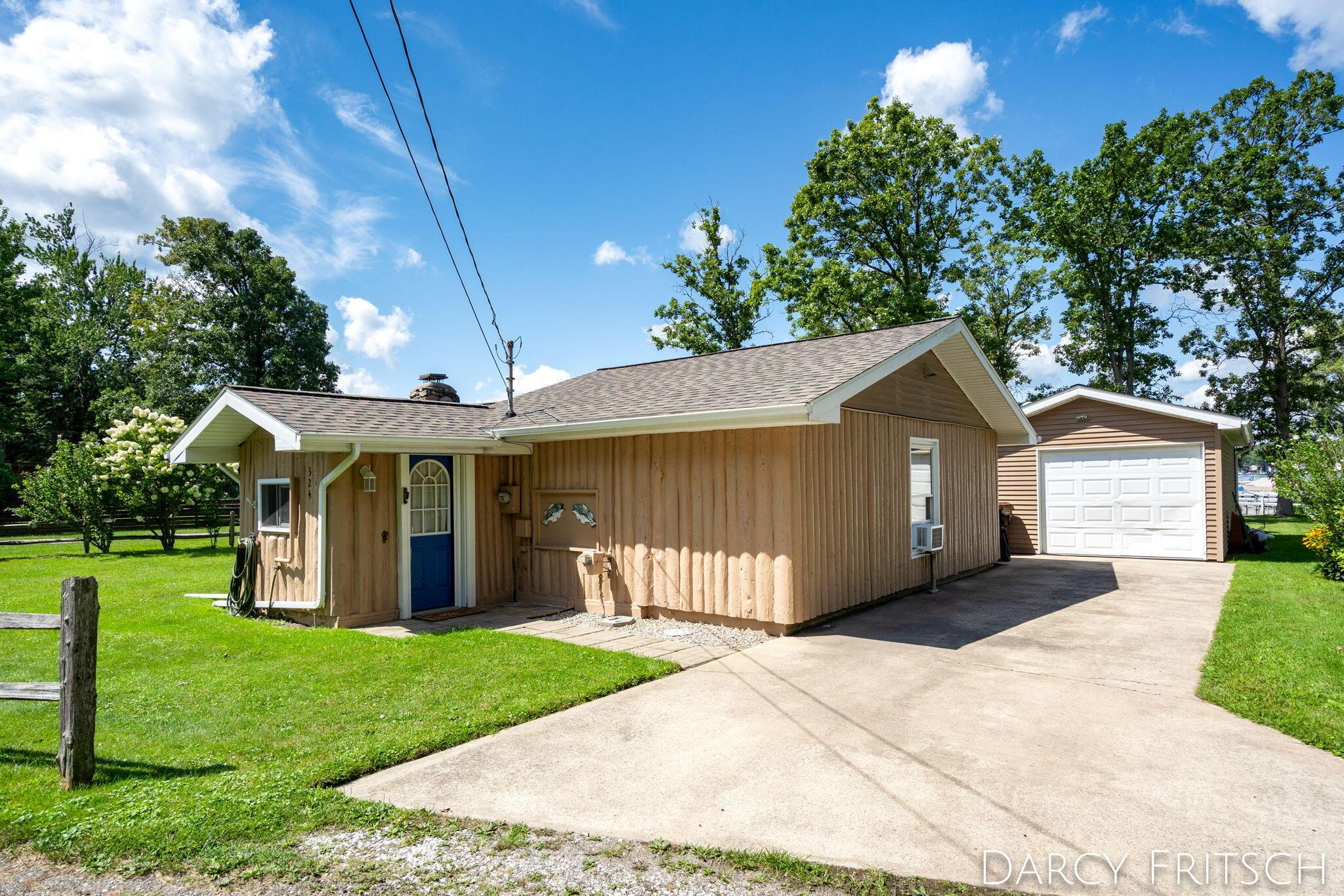 Image 3: 27-web-or-mls-324 Marie Dr-27