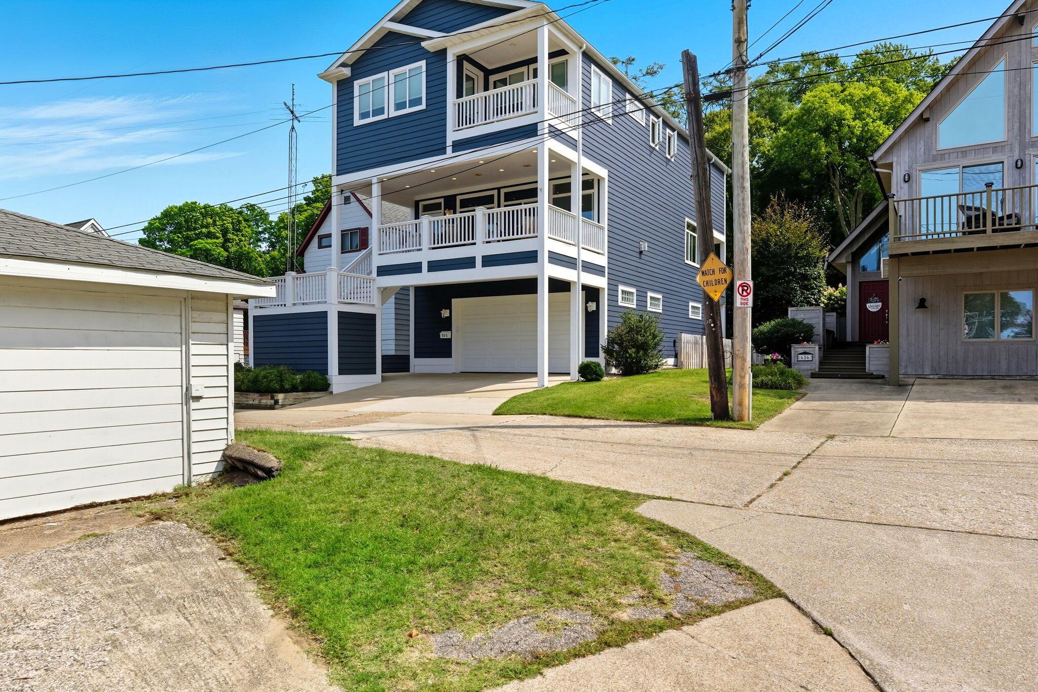 Image 2: 1-web-or-mls-RGC03463
