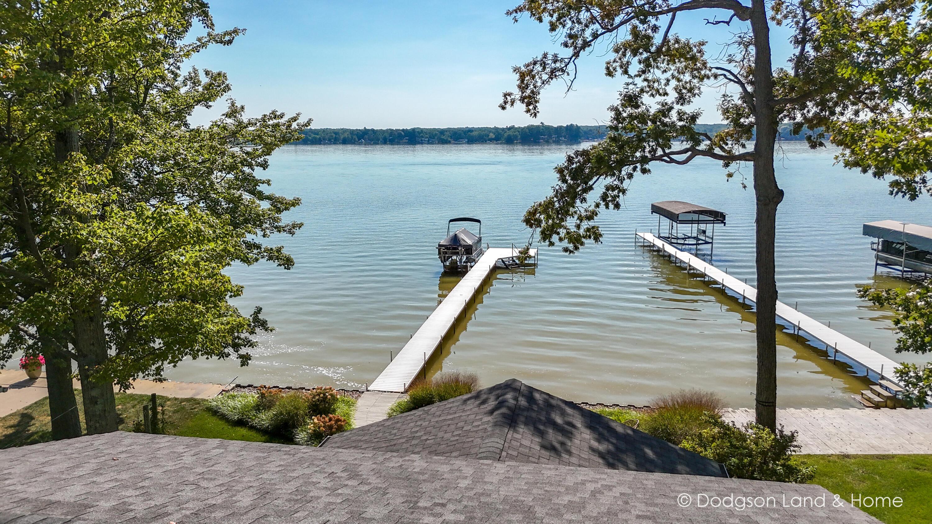 Image 3: Hess Lake Backyard