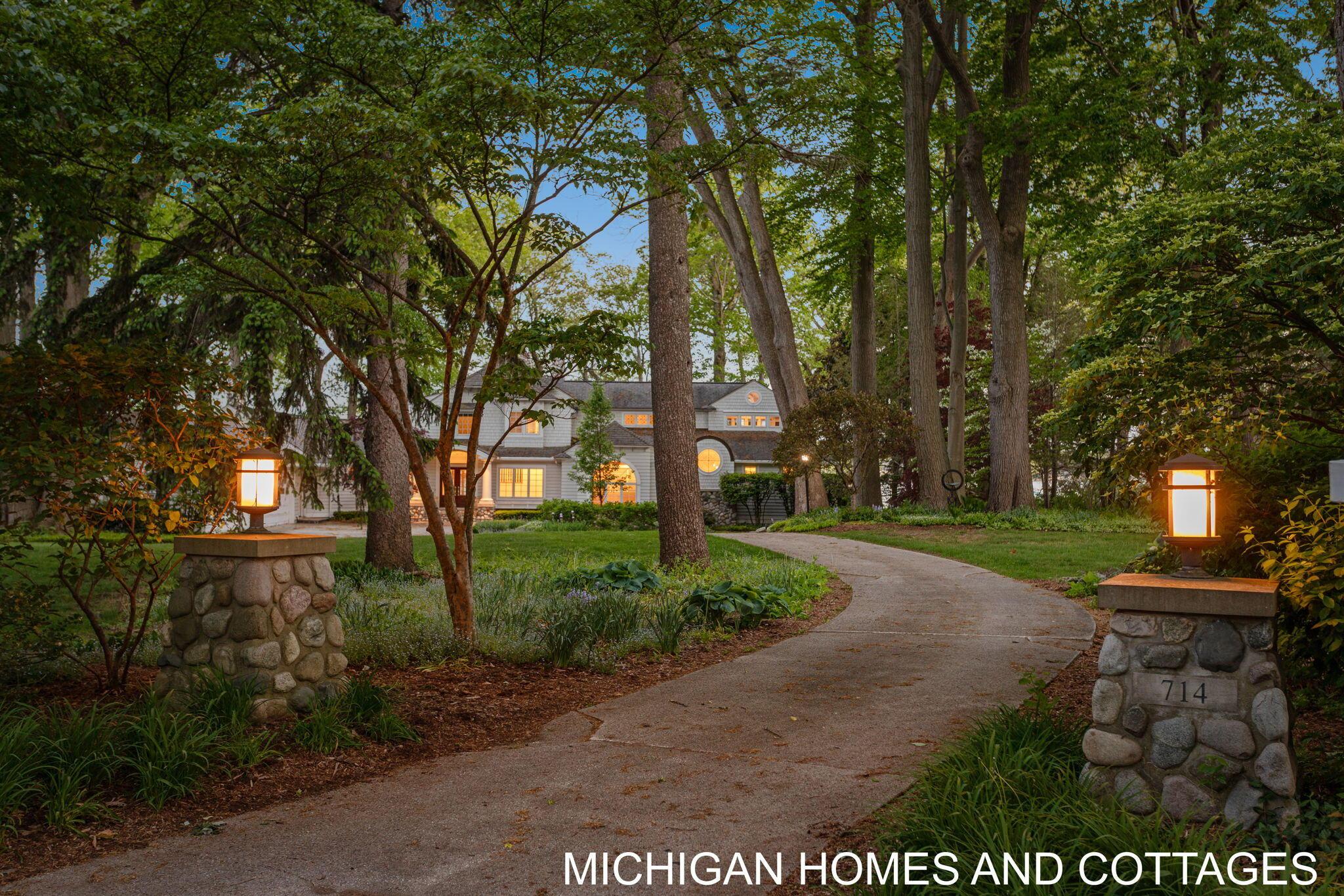 Image 2: 144-web-or-mls-714-n-shore-dr