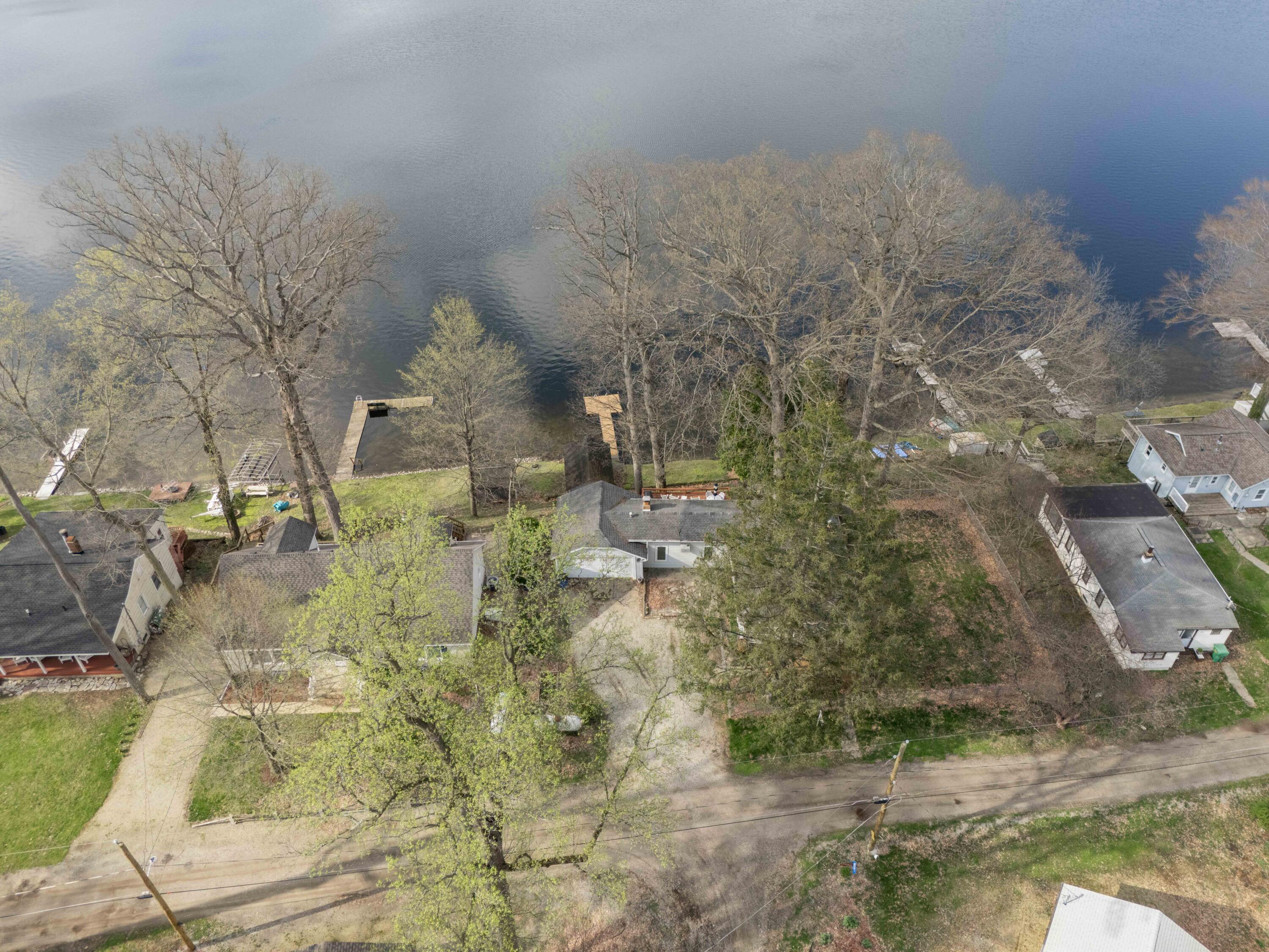 Image 2: 51899 Lakeview_2026_19