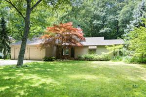 9515 Lakeshore Drive