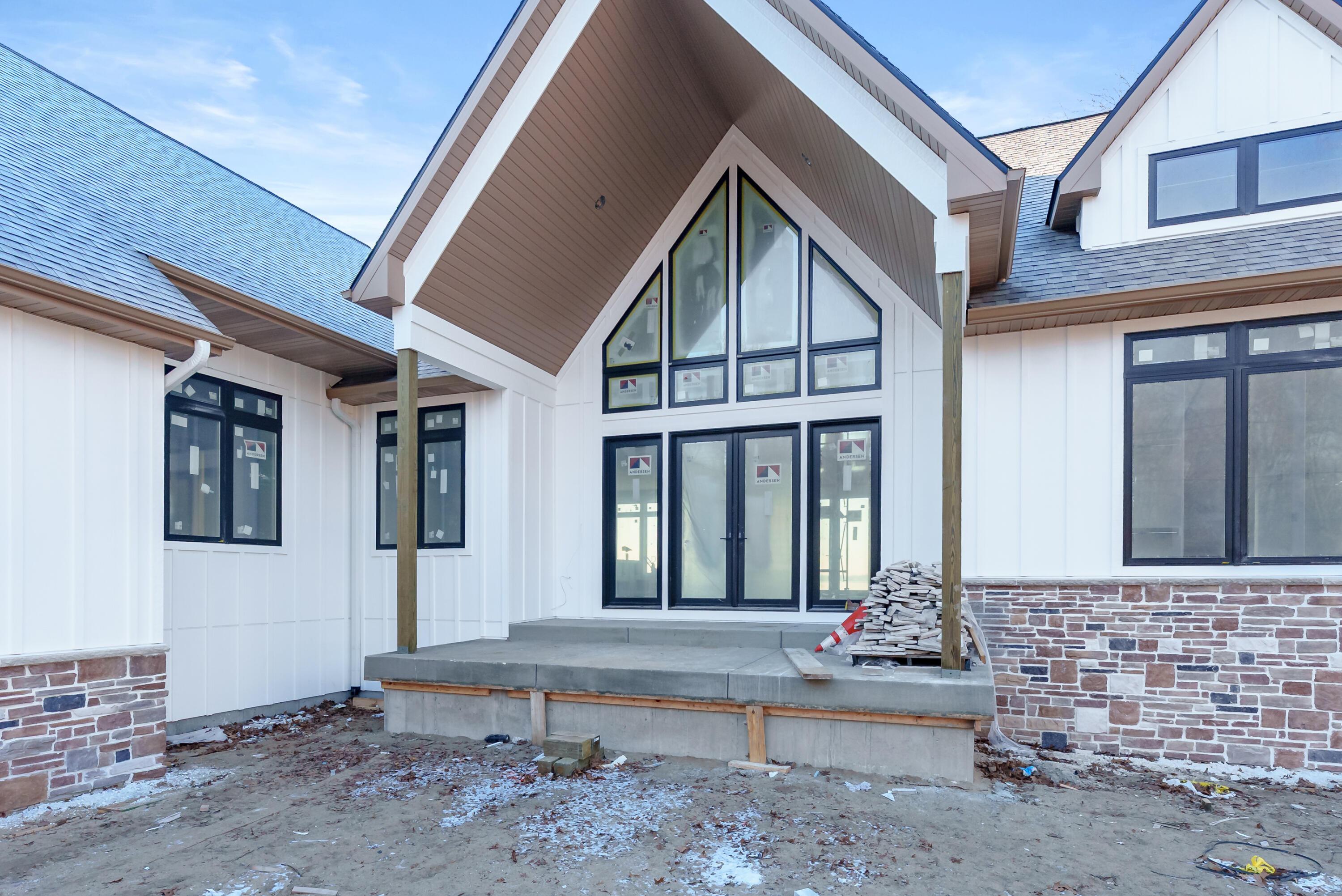 Image 4: Shore Dr E 3308 Portage 49002-34