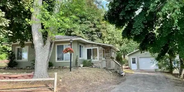 10789 Lake