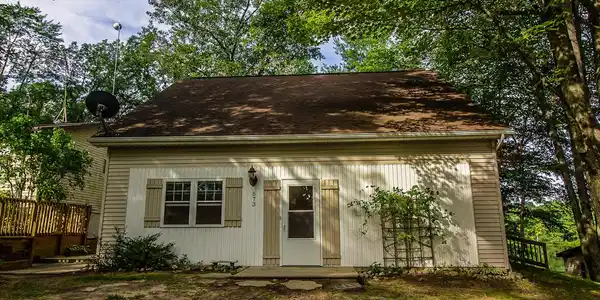 573 McLachlan Point