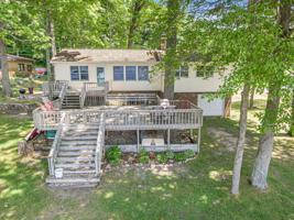 9302 Lakeview Drive