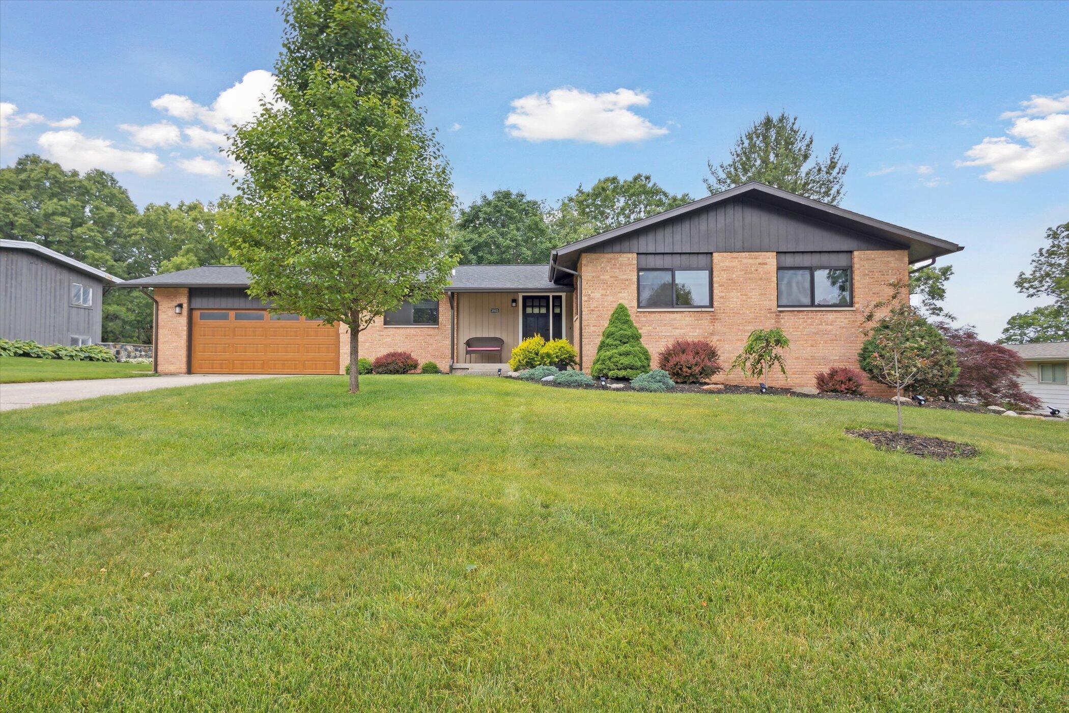 Image 4: 03-3801-Keeweenaw-Dr-NE-Grand-Rapids-MI-