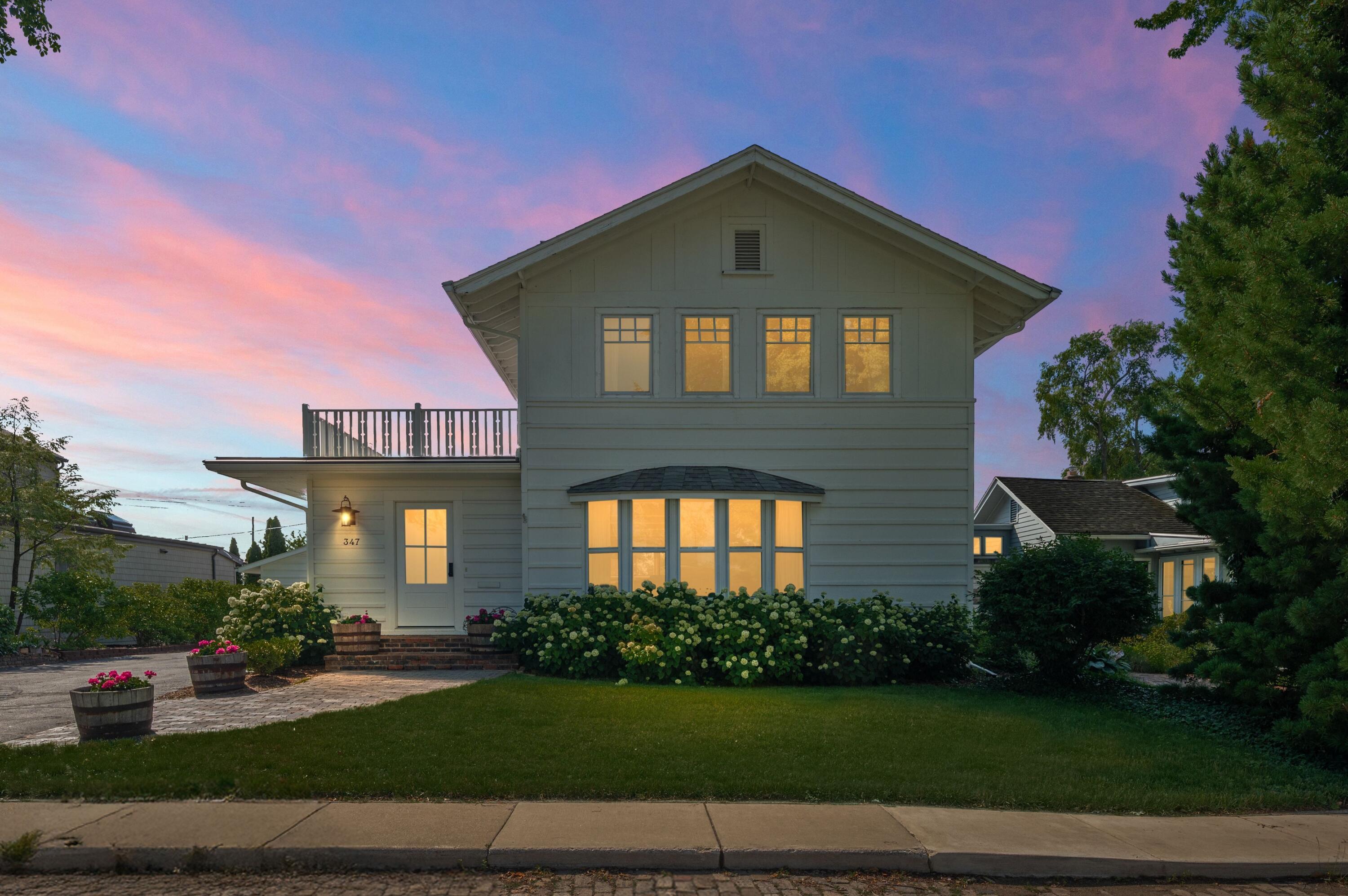 Image 2: 347 Ridgeway
