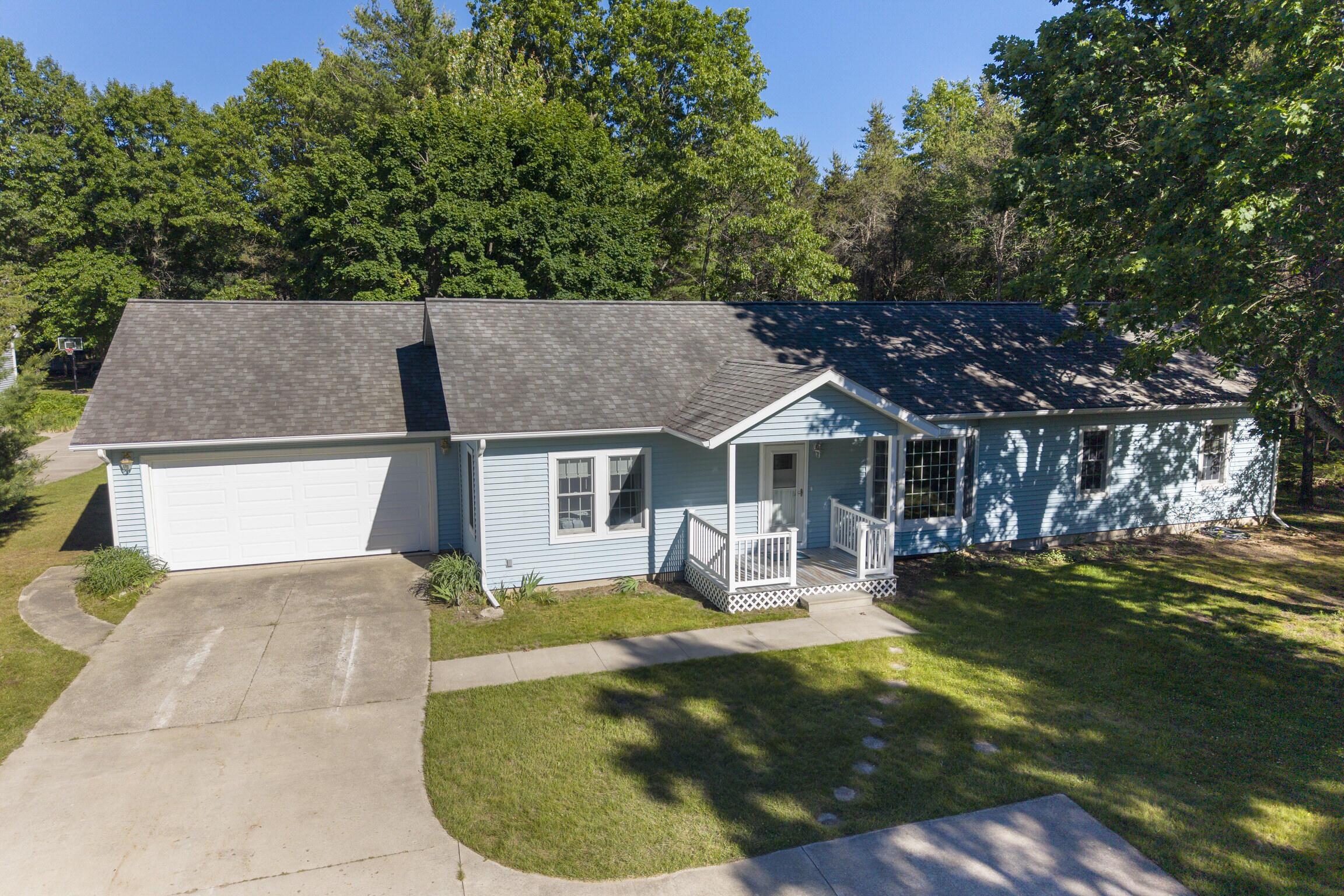 Image 3: Front of Home