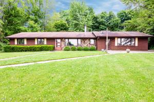 5330 Lakeshore Drive