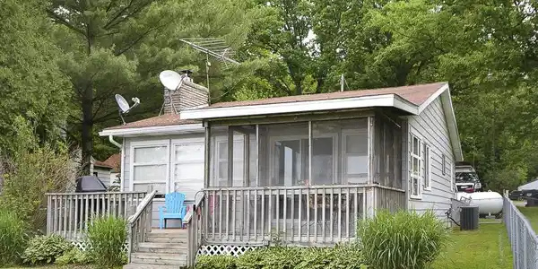 124 E Peterson Drive