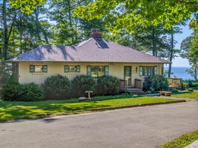 4569 S Lakeshore Drive
