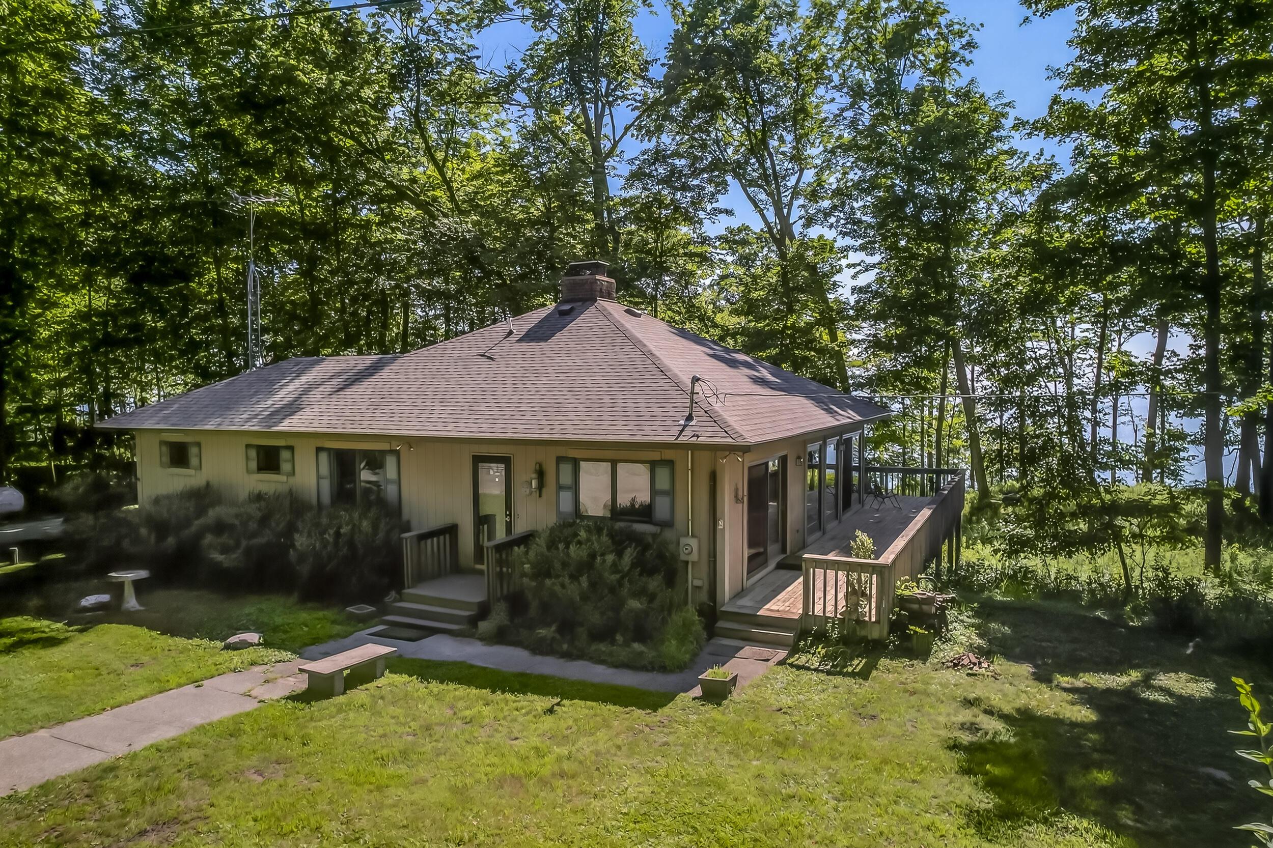 Image 4: 2_4569 s lakeshore-47