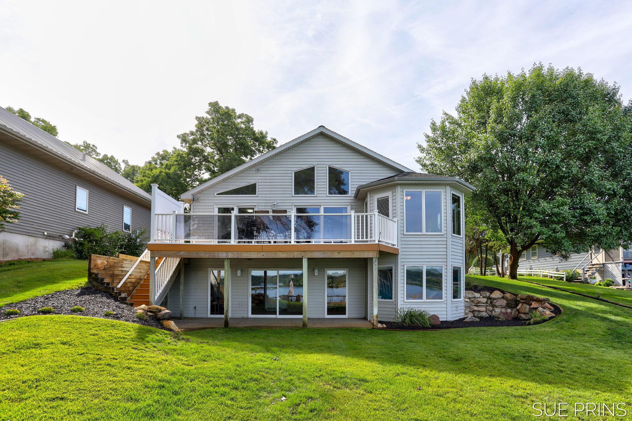 Image 2: 11-web-or-mls-5855-ridge-st